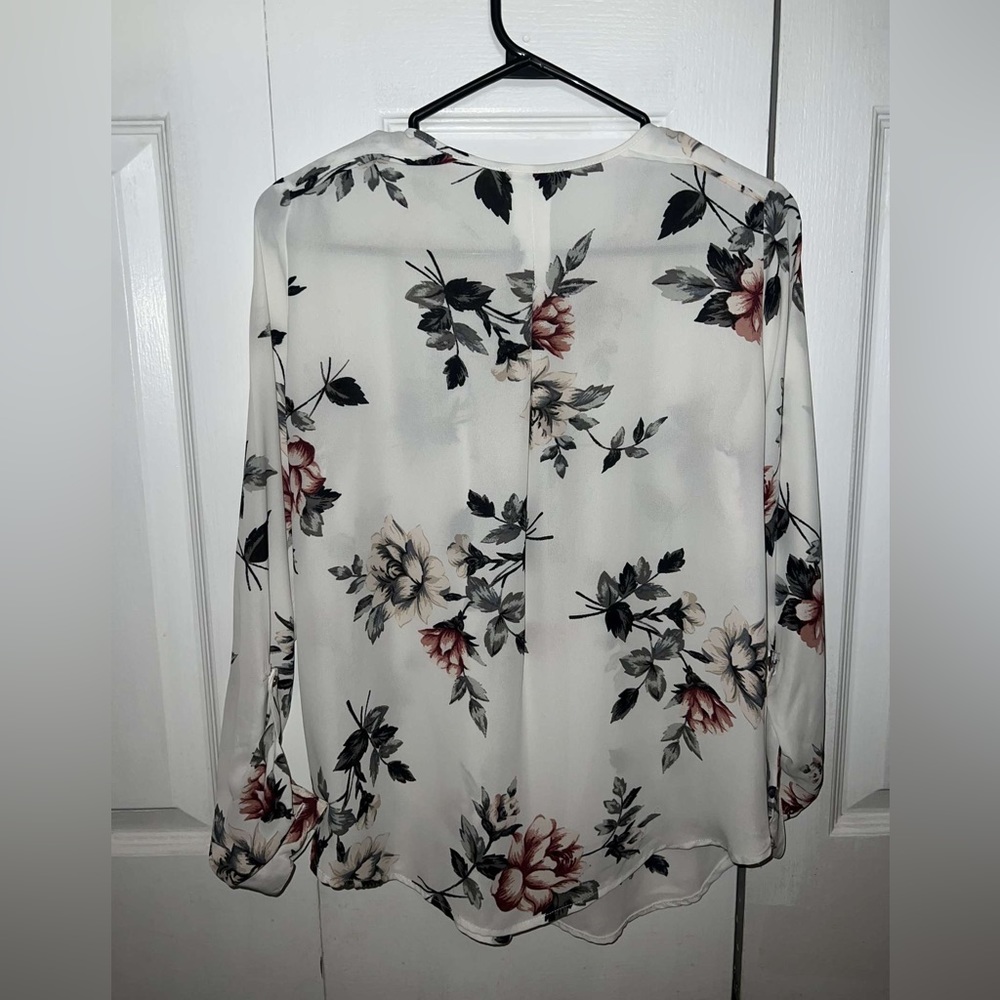 Dynamite white floral long sleeve blouse office top zipper size XS - Picture 2 of 5